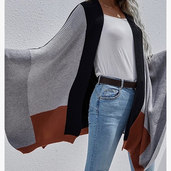 Open Front Color Block Batwing Ruana - Picture 3 of 9